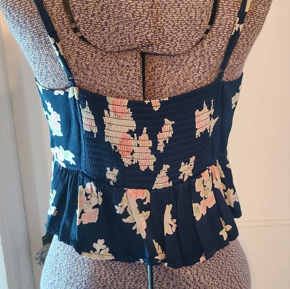 Free People cropped floral tank‎ size Small